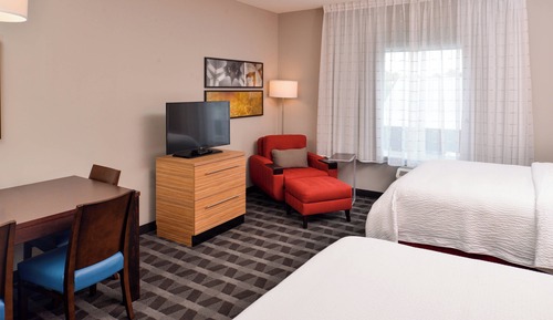 Estudio, 2 camas de matrimonio