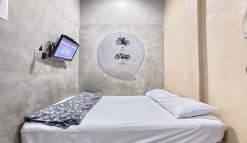 Economy Room with Air Con and Balcony