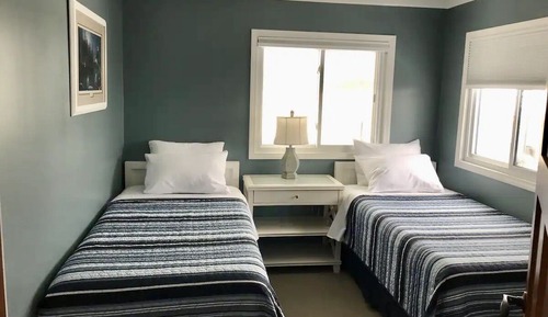 Casa, varias camas, cocina, vistas al lago