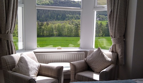 Habitación superior con 1 cama doble o 2 individuales