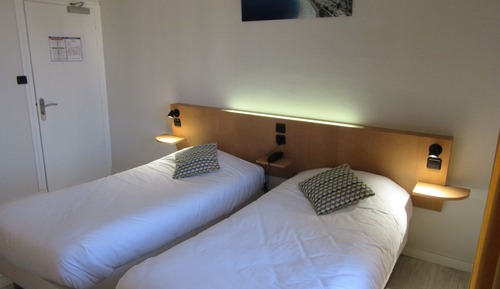 Habitación con 2 camas individuales