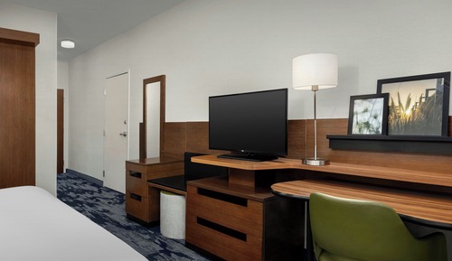 Estudio, 1 cama de matrimonio grande con sofá cama (Mobility/Hearing Access, Roll-in Shwr)