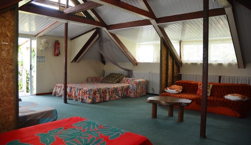 Dormitorio compartido económico, 1 cama de matrimonio, 2 baños, entresuelo