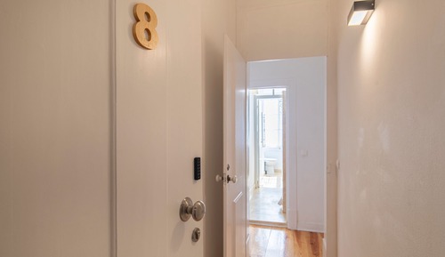 Estudio básico, 1 cama de matrimonio, baño privado