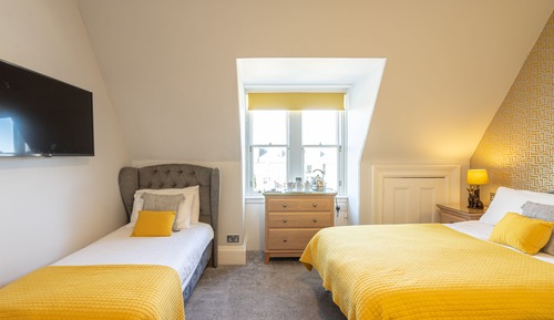 Habitación triple, baño privado