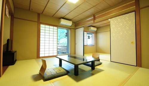 Habitación familiar, no fumadores, vistas al jardín