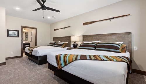 5 Bedroom Lakeview Loft