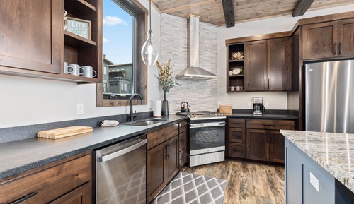 5 Bedroom Lakefront Loft