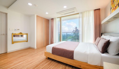 Suite, 2 habitaciones, no fumadores, vistas parciales al mar