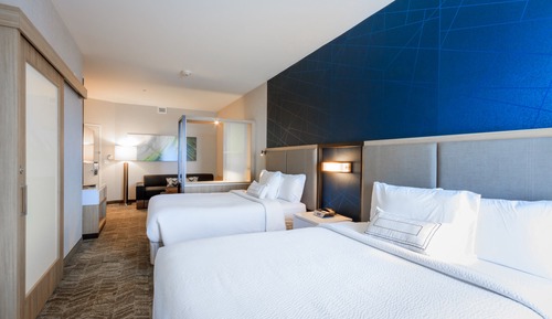 Suite, varias camas (Mobility Accessible, Tub)