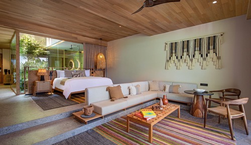 Supreme Suite Oceanfront King Beach front access, Plunge Pool and Hot Tub