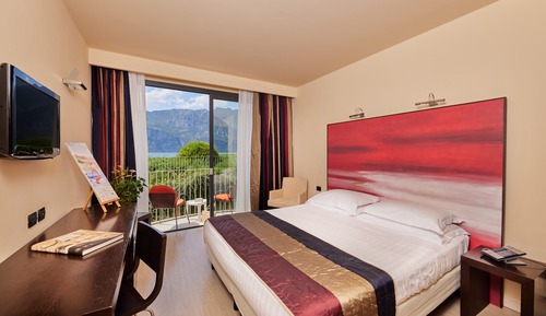 Habitación superior con 1 cama doble o 2 individuales