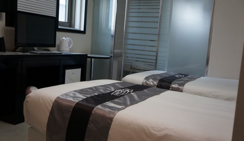Standard Twin Room, Kitchen, Parking, Non Smoking, City View