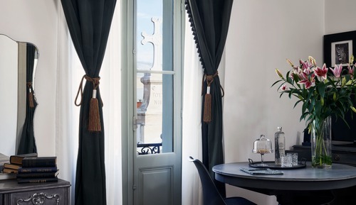 Suite junior, balcón (Acropolis View)