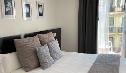 Apartamento Mercader Design (1 Habitación) ( máx. 3 Adultos )