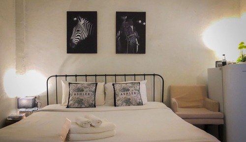 Standard king Room A