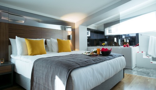 Suite de luna de miel, bañera de hidromasaje