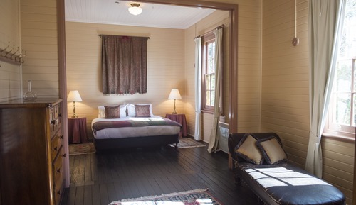 Comfort Double Room, 1 King Bed, Patio, Courtyard View