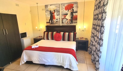 Habitación Deluxe con 1 cama doble o 2 individuales, 1 cama de matrimonio grande, vistas al jardín