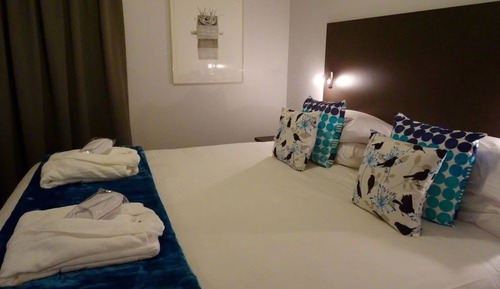 Deluxe Spa Suite