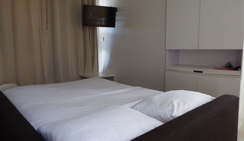 Family Penthouse, 2 Queen Beds, Pool View