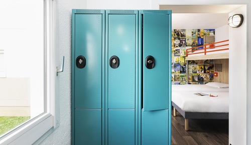 Habitación, varias camas