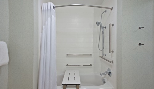 Suite, 2 camas de matrimonio, accesible para personas con discapacidad (Accessible Tub)