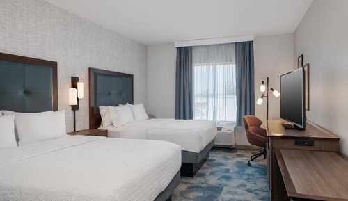 Habitación, 2 camas de matrimonio, accesible para personas con discapacidad, bañera