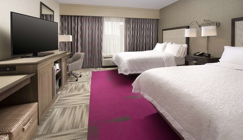 Habitación, 2 camas de matrimonio, accesible para personas con discapacidad (Hearing Impaired)