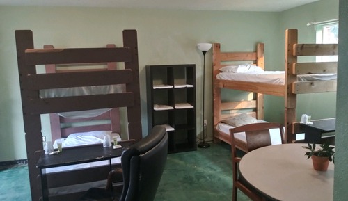 Dormitorio compartido, solo para mujeres