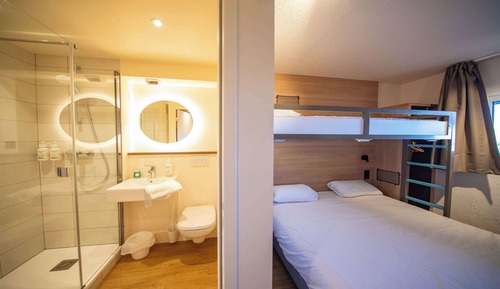 Habitación estándar, varias camas (1 Double and 1 Single bed)