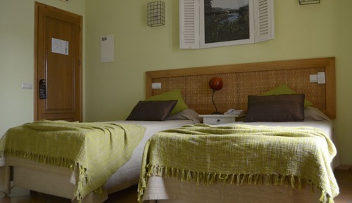 Habitación con 1 cama doble o 2 individuales, balcón (Santiago)