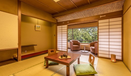 Habitación estándar, no fumadores (Japanese Style 3-pax Room with bath)