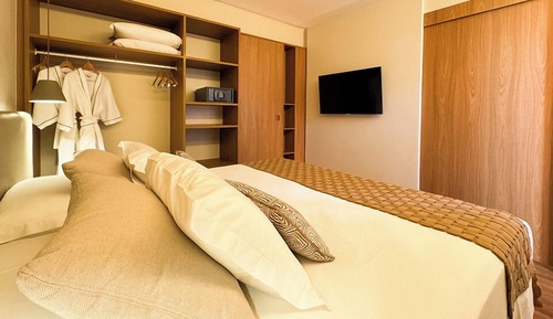 Luxo PCD - Inclui acesso ao Parque Aquático Hot Beach Olímpia