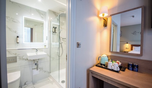 Habitación clásica con 2 camas individuales, vistas al mar