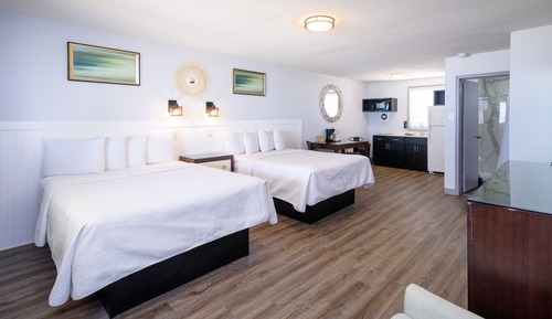 Habitación estándar doble, 2 camas de matrimonio, cocina básica, vistas al mar (Second Floor)