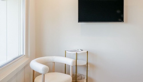 Habitación Confort doble, baño privado, vistas al lago (Queen bed (East))