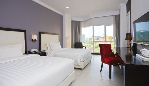 Habitación Deluxe con 2 camas individuales, 2 camas dobles, vistas al mar