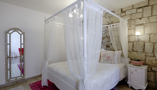 King Suite with Spa Tub