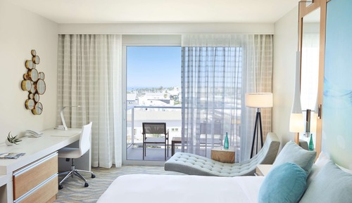 Habitación, 1 cama de matrimonio grande (Partial Ocean View - With Balcony)