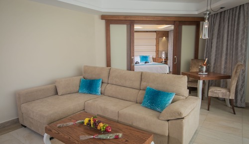 Family Suite (Outdoor Jacuzzi)