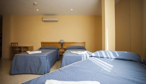 Habitación triple estándar, baño privado