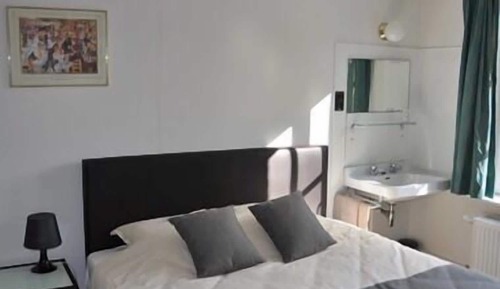 Habitación triple, baño compartido