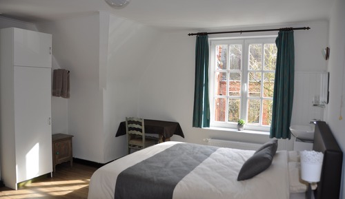 Habitación cuádruple, baño compartido