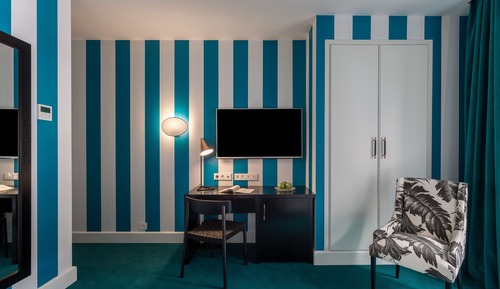 Habitación básica con 1 cama doble o 2 individuales, planta baja