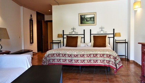 Habitación superior, 1 cama de matrimonio grande, vistas a la montaña