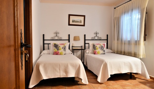 Habitación clásica con 2 camas individuales