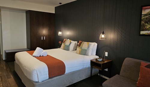 Estudio, 1 cama de matrimonio grande, bañera de hidromasaje