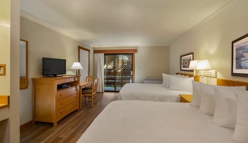 Habitación, 2 camas de matrimonio, balcón (No View, Ground Floor)