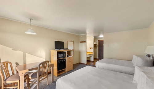 Habitación, 2 camas de matrimonio, balcón, vistas al puerto (Ground Floor)